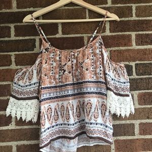 🌻Forever 21 cold shoulder top